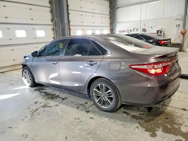4T1BF1FK5HU388428 2017 TOYOTA CAMRY - Image 2