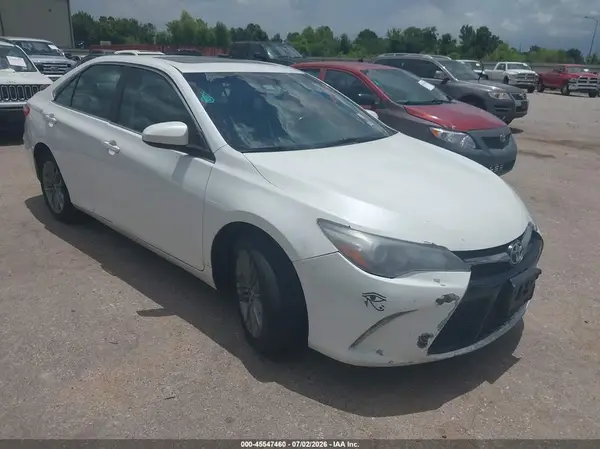 4T1BF1FK5HU388512 2017 TOYOTA CAMRY - Image 1