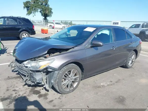4T1BF1FK5HU389112 2017 TOYOTA CAMRY - Image 2