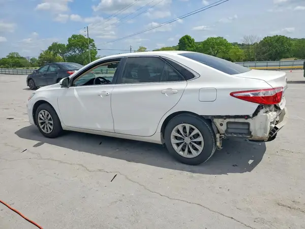 4T1BF1FK5HU391054 2017 TOYOTA CAMRY - Image 2