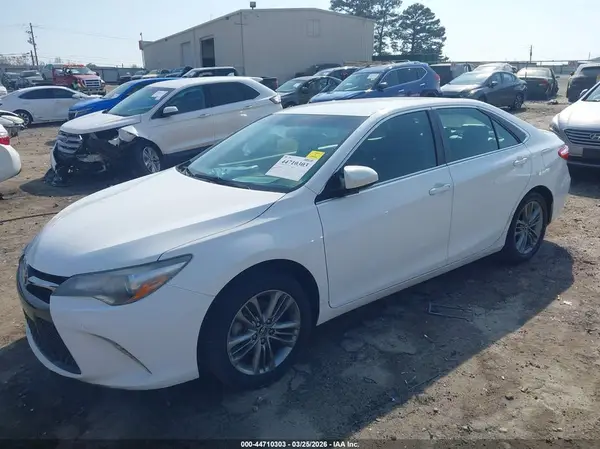 4T1BF1FK5HU393337 2017 TOYOTA CAMRY - Image 2