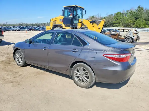 4T1BF1FK5HU395220 2017 TOYOTA CAMRY - Image 2