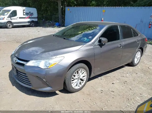 4T1BF1FK5HU395699 2017 TOYOTA CAMRY - Image 2