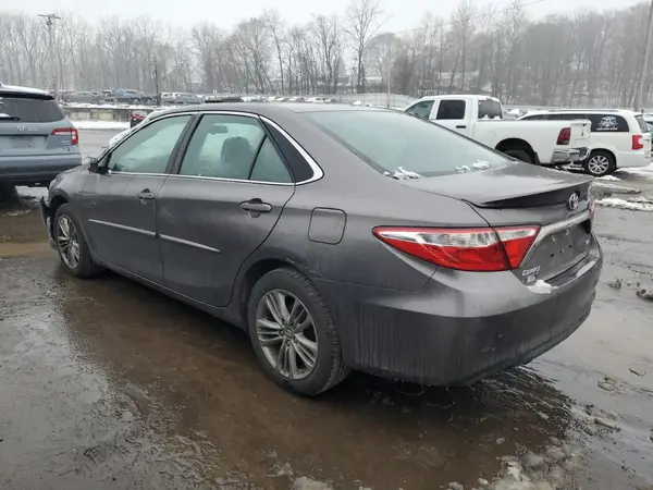 4T1BF1FK5HU397582 2017 TOYOTA CAMRY - Image 2