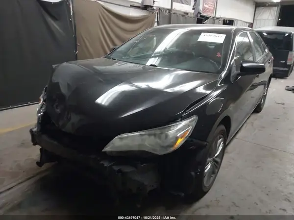4T1BF1FK5HU398053 2017 TOYOTA CAMRY - Image 2