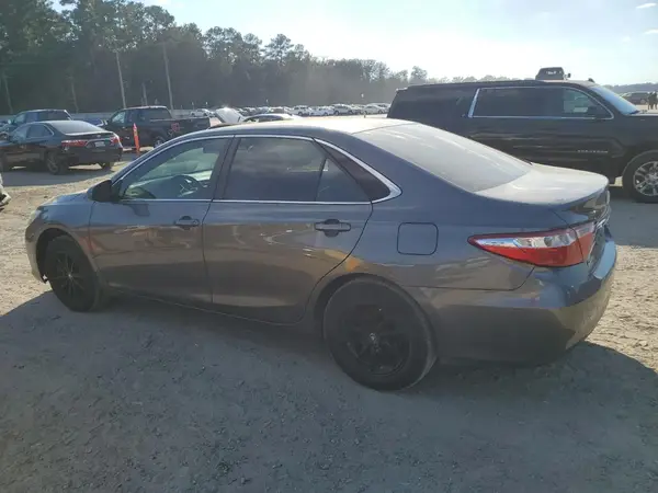 4T1BF1FK5HU398151 2017 TOYOTA CAMRY - Image 2