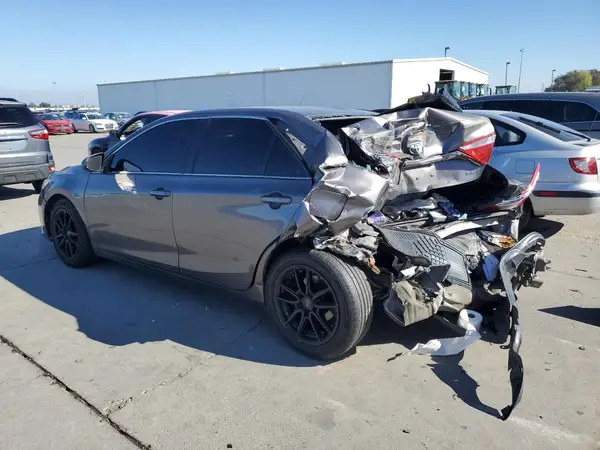4T1BF1FK5HU401064 2017 TOYOTA CAMRY - Image 2