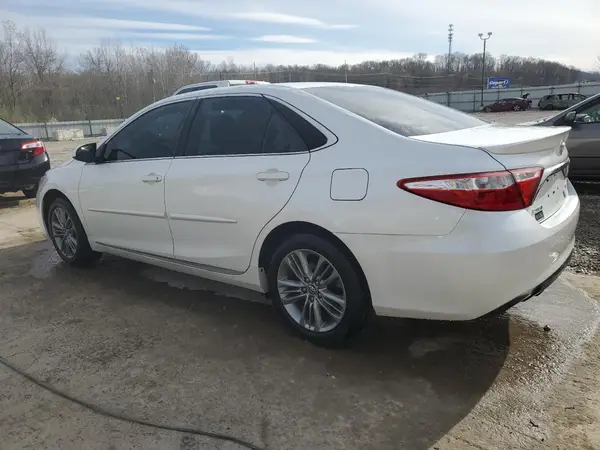 4T1BF1FK5HU401615 2017 TOYOTA CAMRY - Image 2