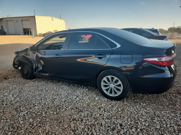4T1BF1FK5HU402120 2017 TOYOTA CAMRY - Image 2