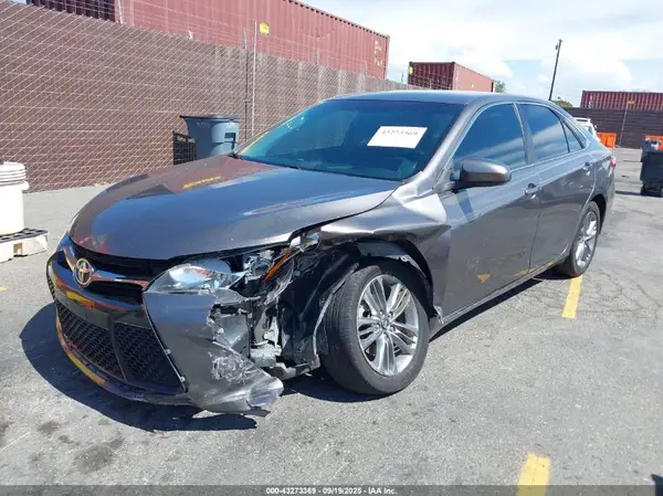 4T1BF1FK5HU402425 2017 TOYOTA CAMRY - Image 2