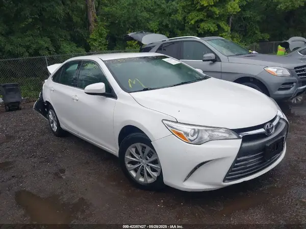 4T1BF1FK5HU404532 2017 TOYOTA CAMRY - Image 1