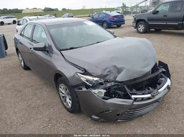 4T1BF1FK5HU405499 2017 TOYOTA CAMRY - Image 1