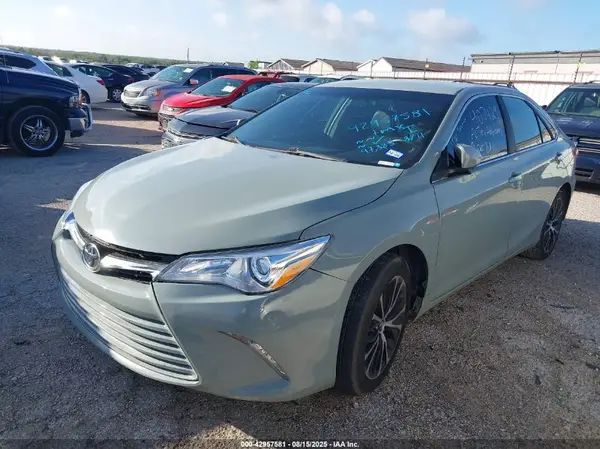 4T1BF1FK5HU407429 2017 TOYOTA CAMRY - Image 2