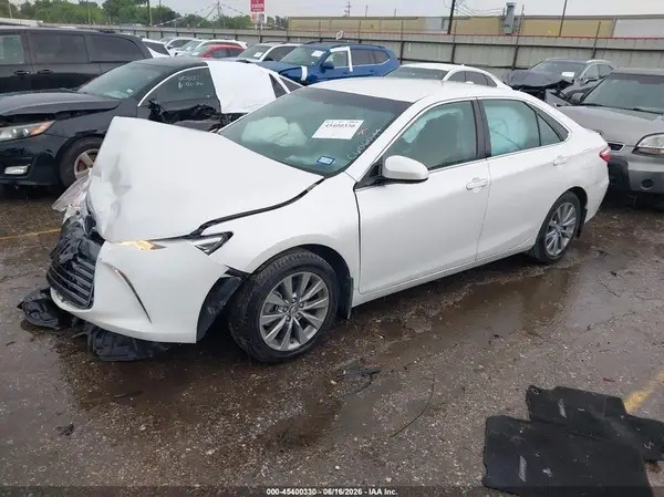 4T1BF1FK5HU407995 2017 TOYOTA CAMRY - Image 2