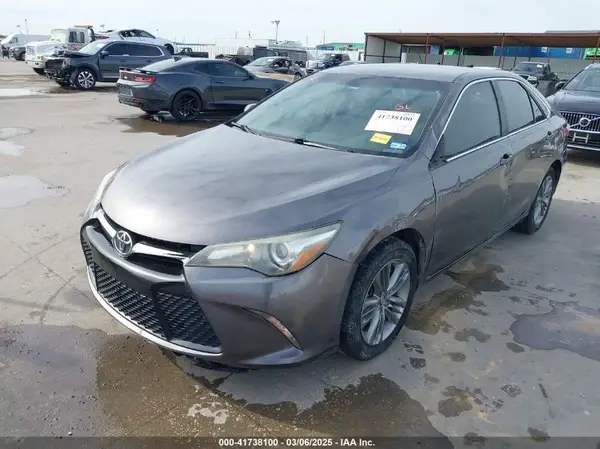 4T1BF1FK5HU410590 2017 TOYOTA CAMRY - Image 2