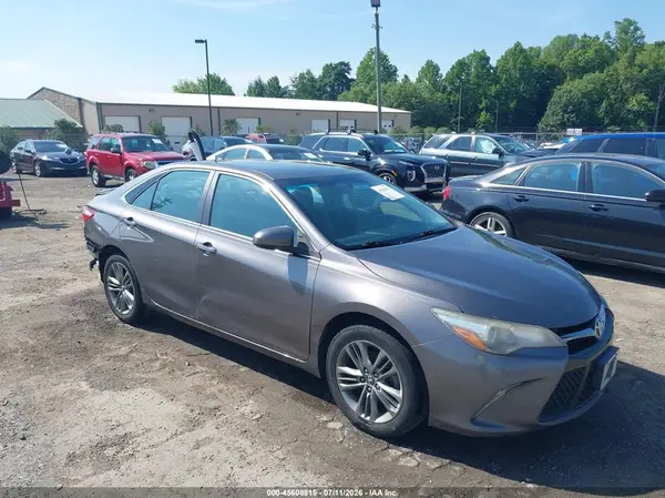 4T1BF1FK5HU410962 2017 TOYOTA CAMRY - Image 1