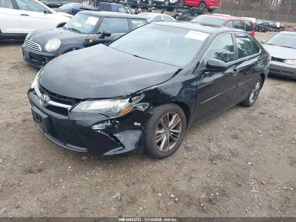 4T1BF1FK5HU411318 2017 TOYOTA CAMRY - Image 2