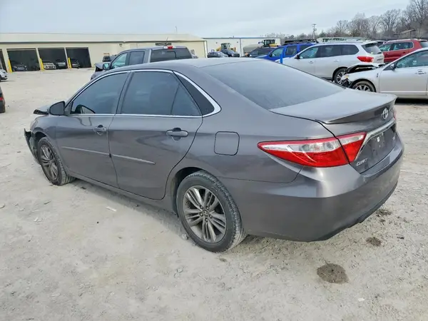 4T1BF1FK5HU411917 2017 TOYOTA CAMRY - Image 2