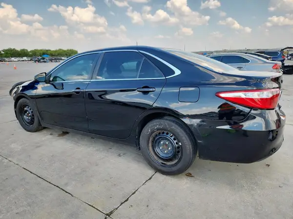 4T1BF1FK5HU415045 2017 TOYOTA CAMRY - Image 2