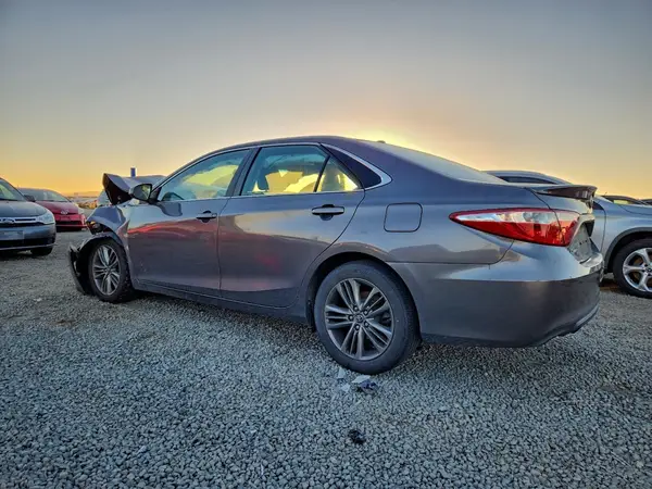 4T1BF1FK5HU416812 2017 TOYOTA CAMRY - Image 2