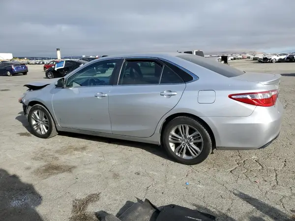 4T1BF1FK5HU419032 2017 TOYOTA CAMRY - Image 2