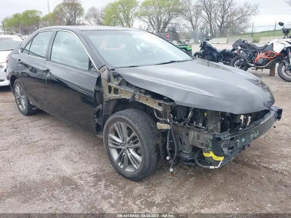 4T1BF1FK5HU419547 2017 TOYOTA CAMRY - Image 1