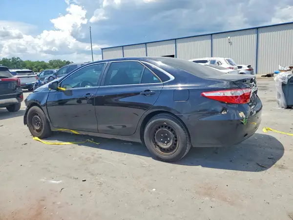 4T1BF1FK5HU420116 2017 TOYOTA CAMRY - Image 2