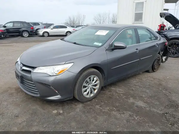 4T1BF1FK5HU420133 2017 TOYOTA CAMRY - Image 2