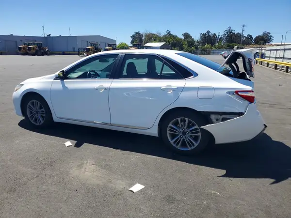 4T1BF1FK5HU420732 2017 TOYOTA CAMRY - Image 2