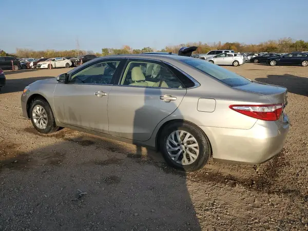 4T1BF1FK5HU421668 2017 TOYOTA CAMRY - Image 2