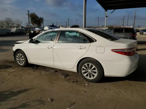 4T1BF1FK5HU422397 2017 TOYOTA CAMRY - Image 2