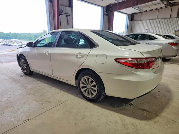4T1BF1FK5HU424795 2017 TOYOTA CAMRY - Image 2
