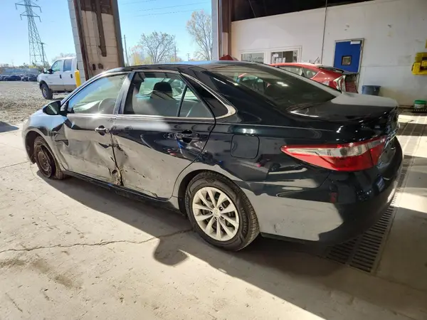4T1BF1FK5HU425851 2017 TOYOTA CAMRY - Image 2