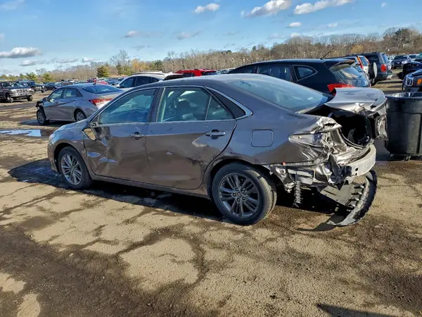 4T1BF1FK5HU427258 2017 TOYOTA CAMRY - Image 2