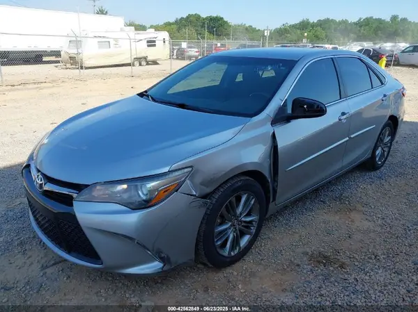 4T1BF1FK5HU428832 2017 TOYOTA CAMRY - Image 2