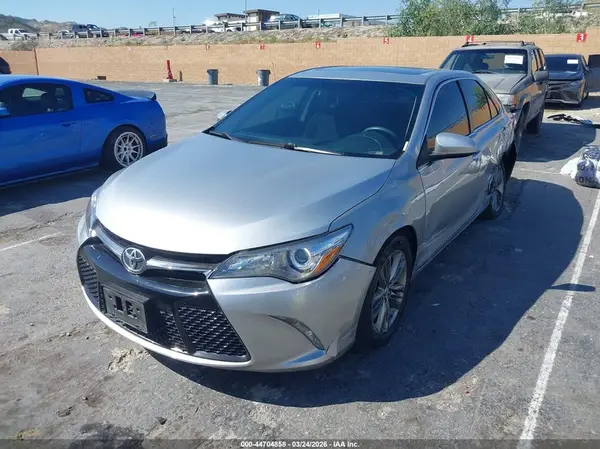 4T1BF1FK5HU429687 2017 TOYOTA CAMRY - Image 2
