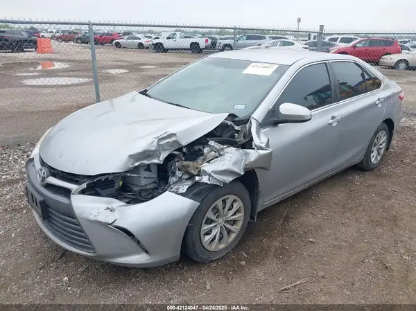 4T1BF1FK5HU430144 2017 TOYOTA CAMRY - Image 2