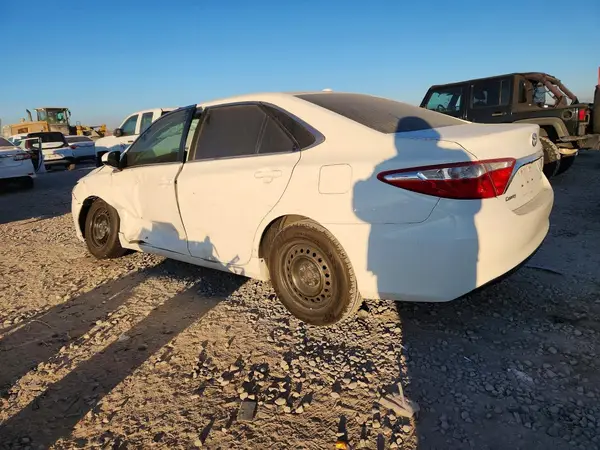 4T1BF1FK5HU437837 2017 TOYOTA CAMRY - Image 2