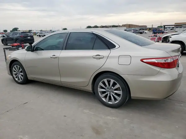4T1BF1FK5HU439670 2017 TOYOTA CAMRY - Image 2