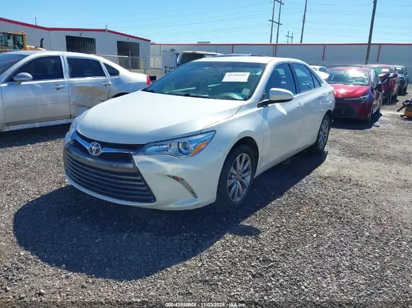 4T1BF1FK5HU443444 2017 TOYOTA CAMRY - Image 2