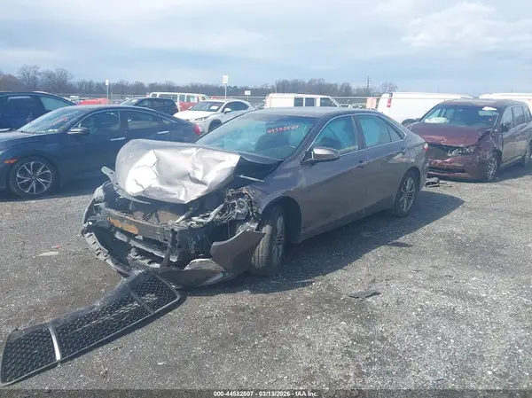 4T1BF1FK5HU444027 2017 TOYOTA CAMRY - Image 2