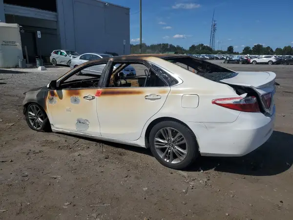 4T1BF1FK5HU444822 2017 TOYOTA CAMRY - Image 2