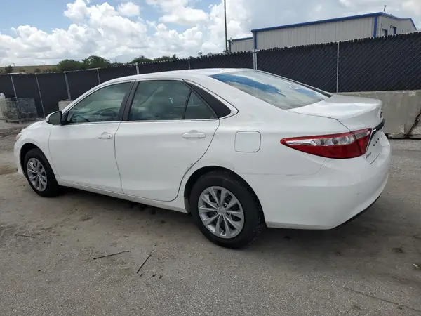 4T1BF1FK5HU445808 2017 TOYOTA CAMRY - Image 2