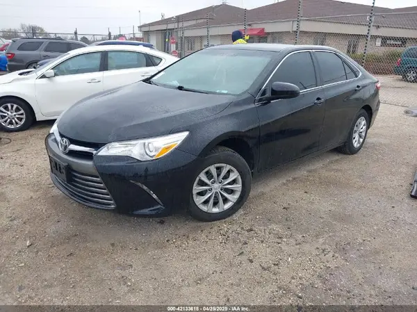 4T1BF1FK5HU450359 2017 TOYOTA CAMRY - Image 2