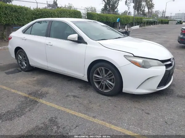 4T1BF1FK5HU454640 2017 TOYOTA CAMRY - Image 1