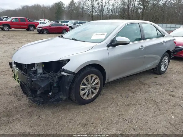 4T1BF1FK5HU617853 2017 TOYOTA CAMRY - Image 2