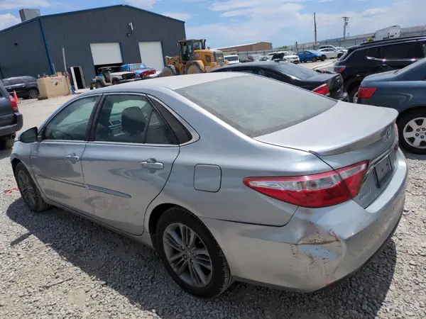4T1BF1FK5HU618940 2017 TOYOTA CAMRY - Image 2