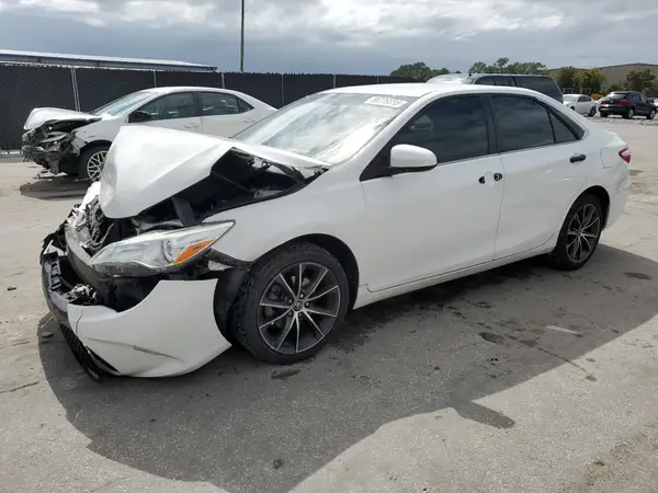 4T1BF1FK5HU621286 2017 TOYOTA CAMRY - Image 1