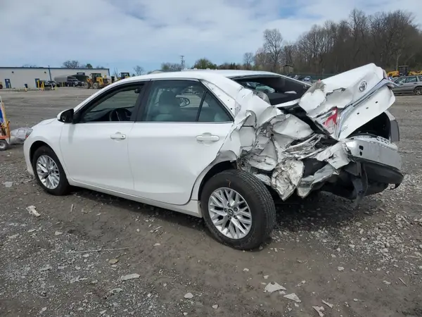 4T1BF1FK5HU624950 2017 TOYOTA CAMRY - Image 2