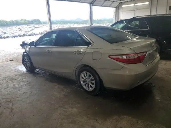 4T1BF1FK5HU625161 2017 TOYOTA CAMRY - Image 2